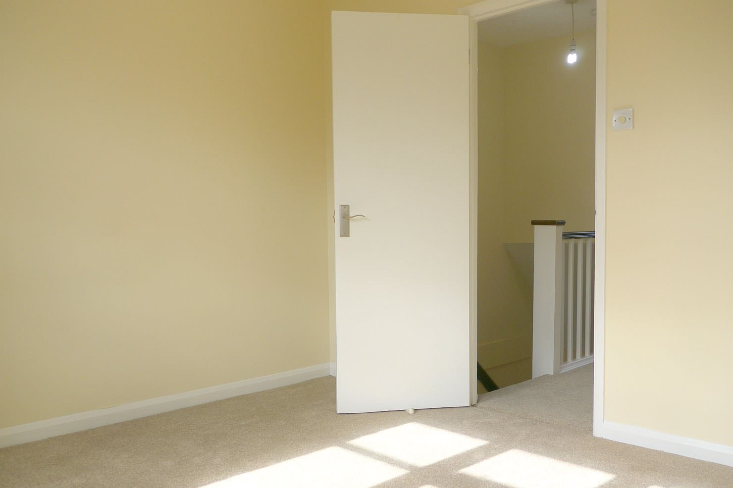 London House Exchange Listing 15 Heathlands Way, Hounslow, TW4