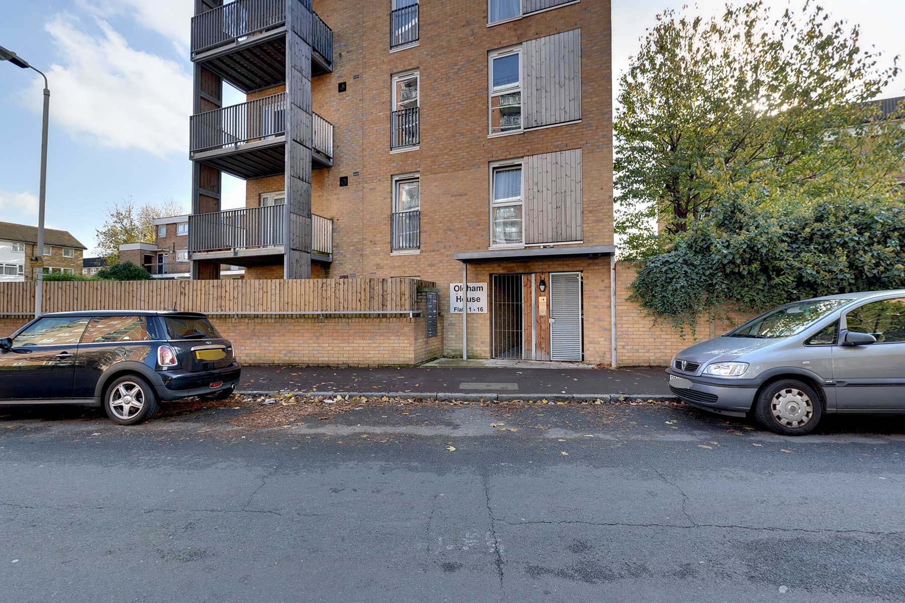 London House Exchange Listing Flat 6, 3A Grantham Road, Ilford, E12