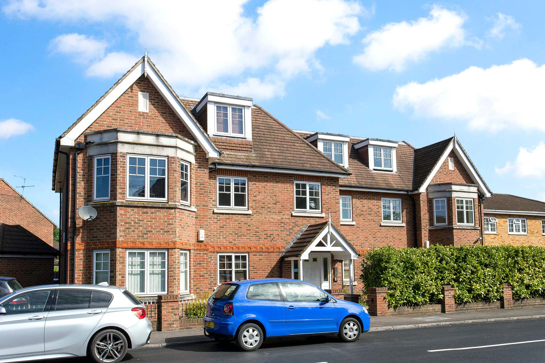 London House Exchange Listing Flat 6, High Court, Byfleet, KT14