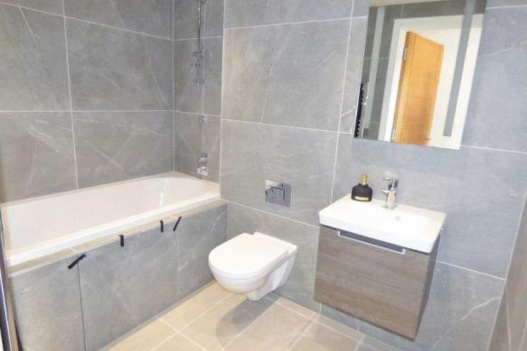 London House Exchange Listing Epsom, Surrey