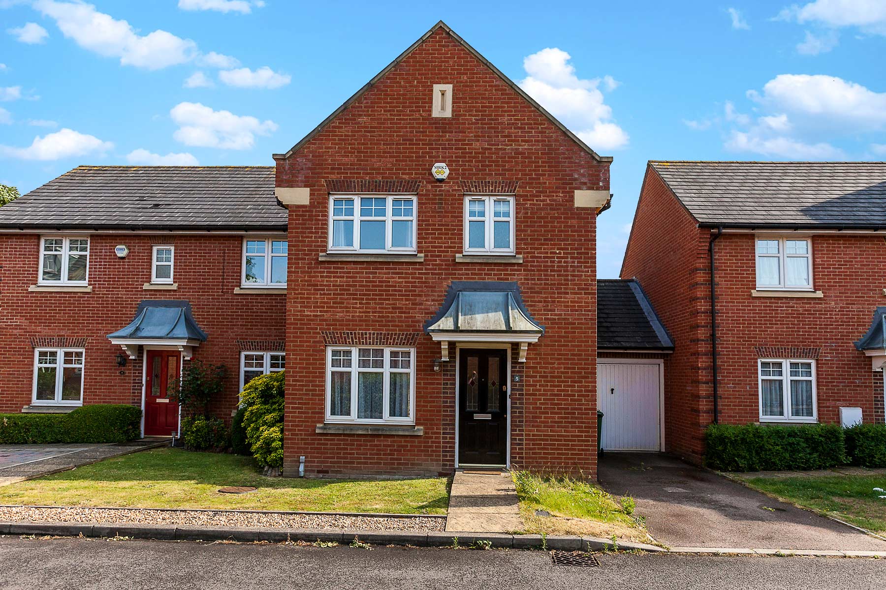 London House Exchange Listing 5 Scholars Way, Romford, RM2