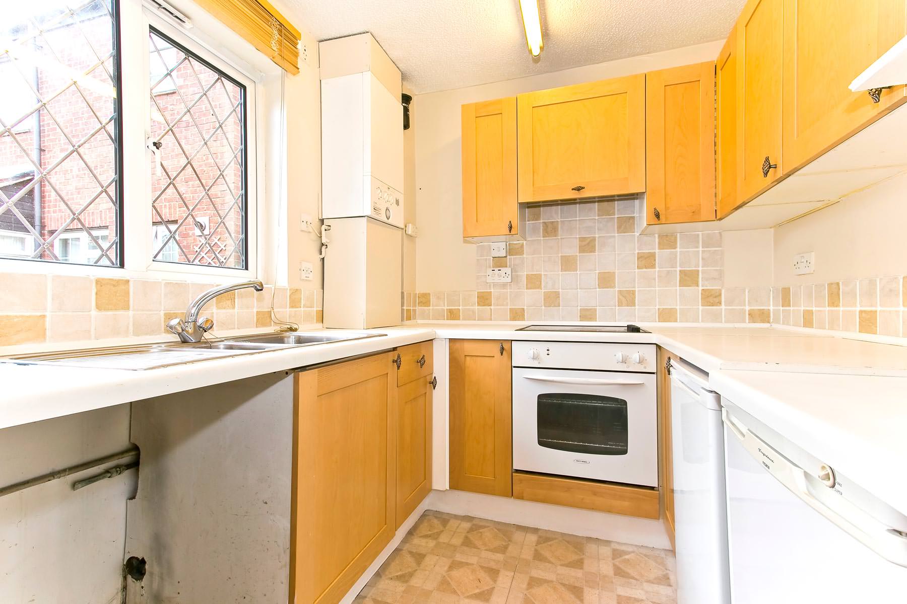 London House Exchange | Listing - 80 Manordene Road, Thamesmead, SE28