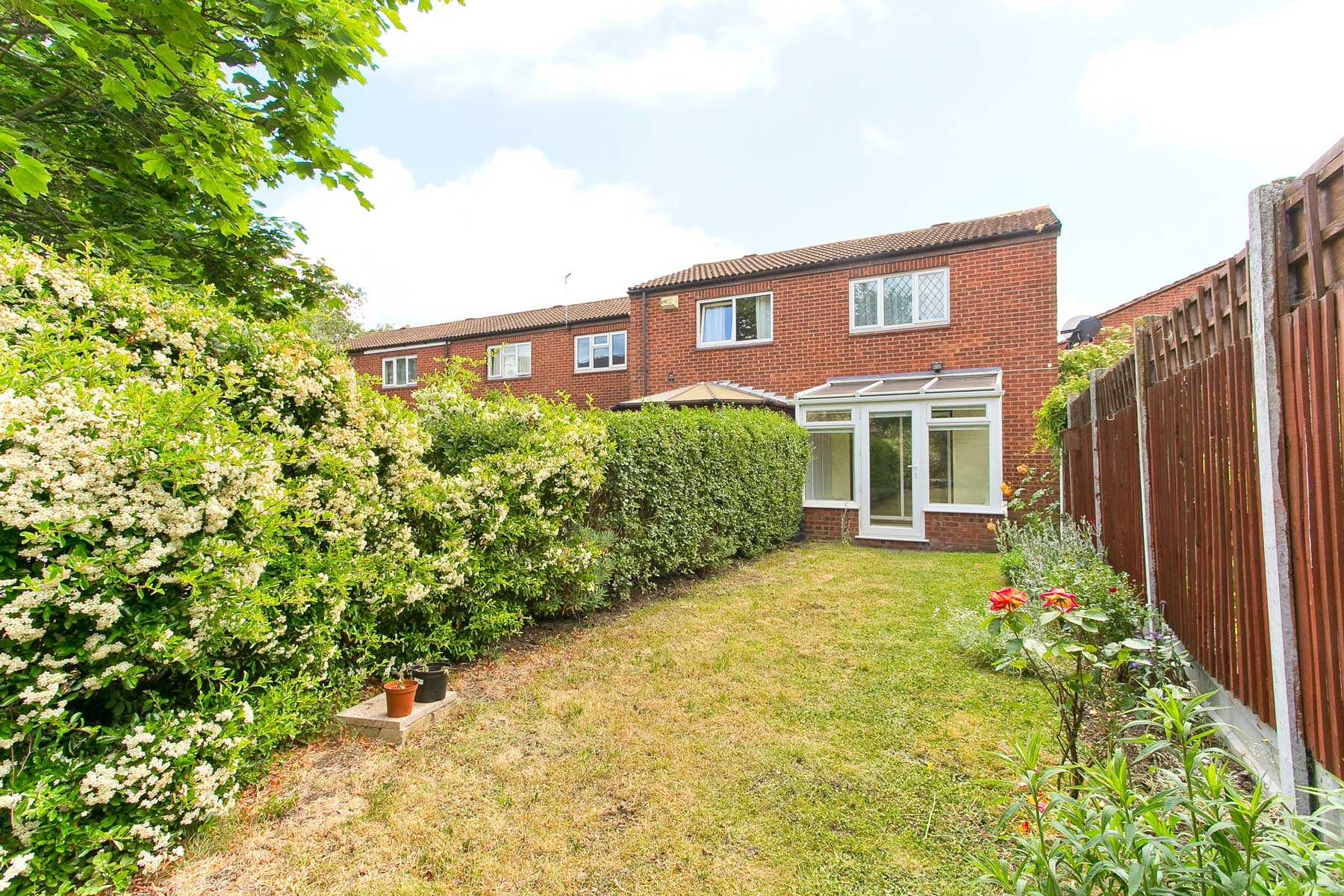 London House Exchange | Listing - 80 Manordene Road, Thamesmead, SE28