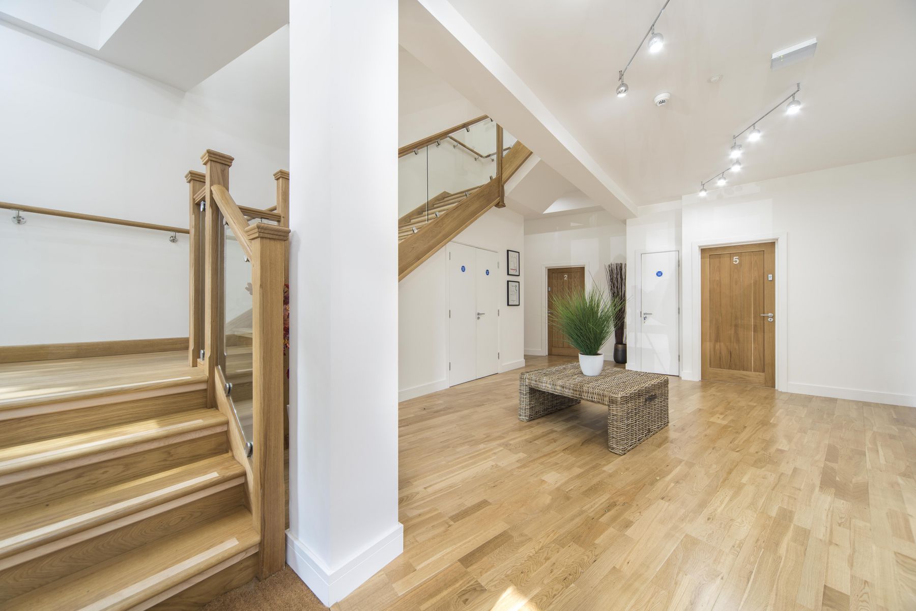 London House Exchange Listing Riverside House, Bourne End