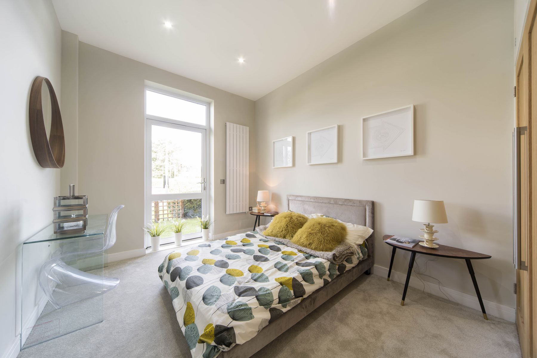 London House Exchange Listing Riverside House, Bourne End