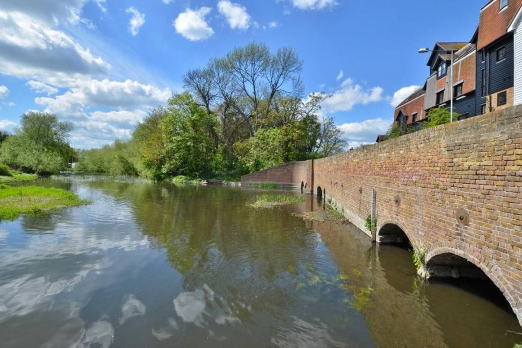 London House Exchange Listing Flat 34, Waterford House, West